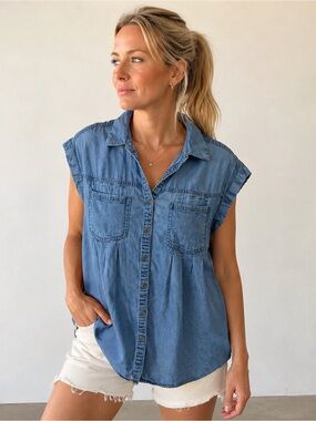 Style & Co. Chambray Blue Sleeveless Button-Front Shirt | Size Medium